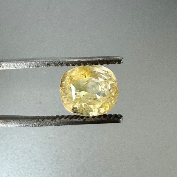 6.97 ct Natural Yellow Sapphire | Pukhraj Gemstone [ Srilanka ]