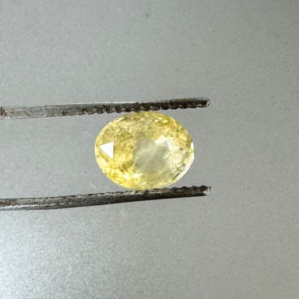 4.55 ct Natural Yellow Sapphire | Pukhraj Gemstone [ Srilanka ]